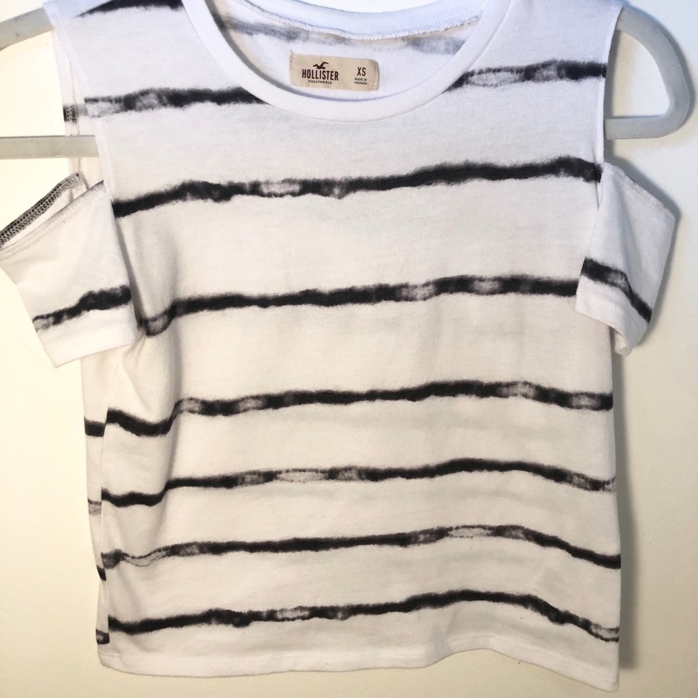 Hollister cold shoulder tee!